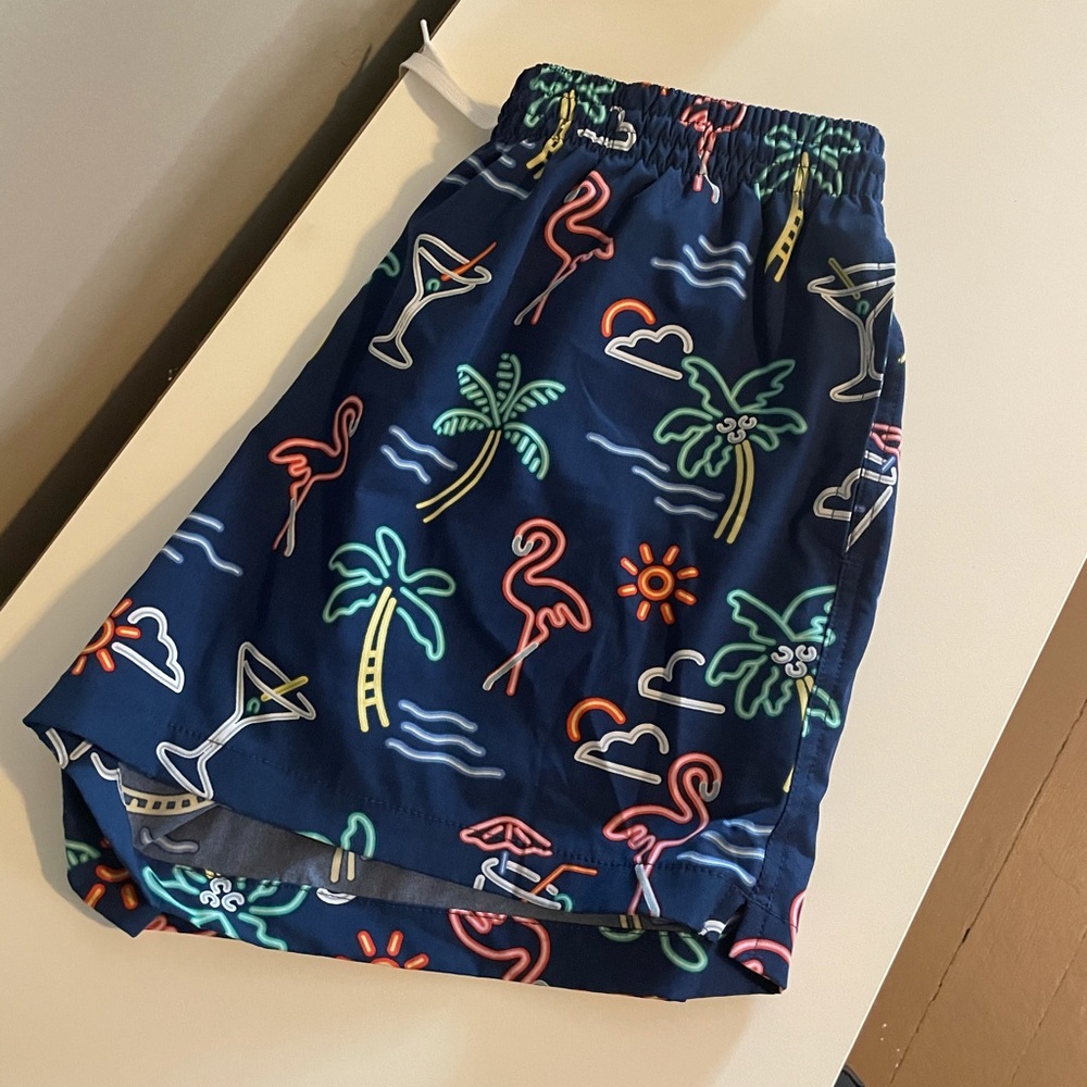Chubbies neon flamingo martini swim trunk| mens xl